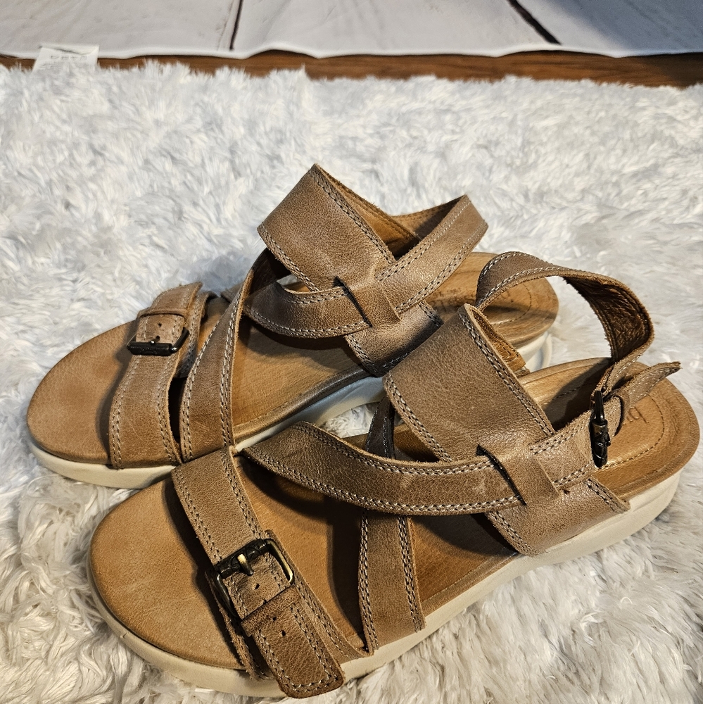Bussola Women's Leather Strappy Buckle Comfort Sandals Tan Size‎  39